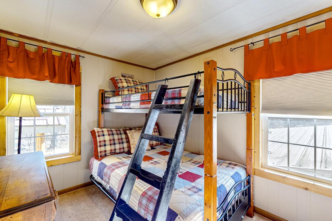 Pine Woods Cabin แมคเฮนรี ภายนอก รูปภาพ