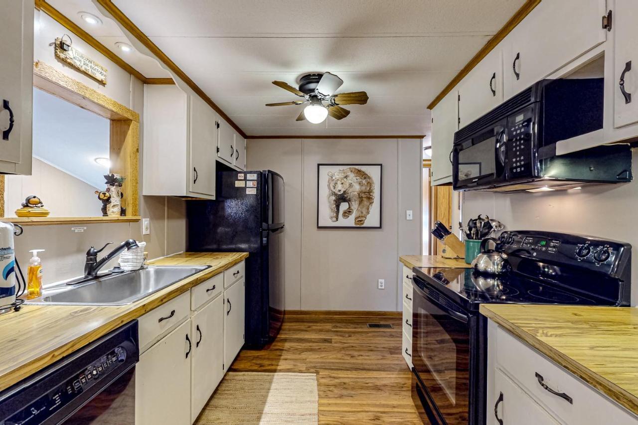 Pine Woods Cabin แมคเฮนรี ภายนอก รูปภาพ