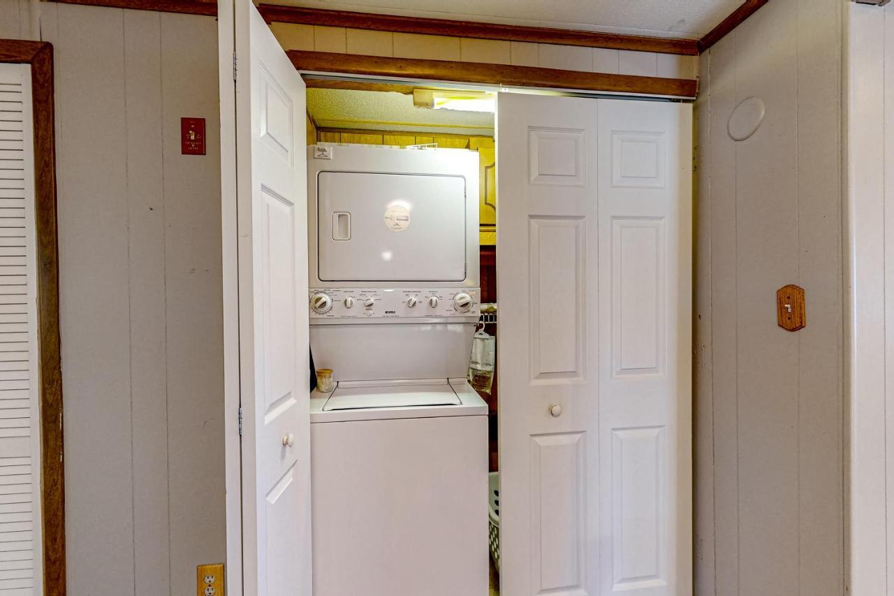 Pine Woods Cabin แมคเฮนรี ภายนอก รูปภาพ